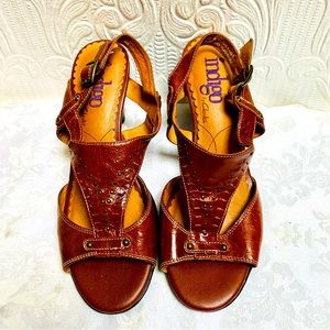 Clarks Indigo 8M Leather Studded Wood Heels NWOT